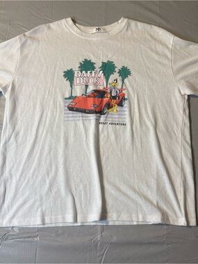 M+ Daffy Duck Great Adventure Graphic Tee